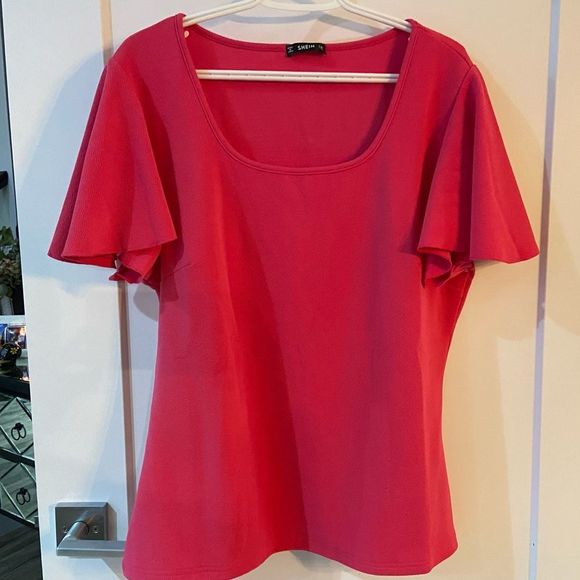 SHEIN Tops - Ruffled Sleeve Top